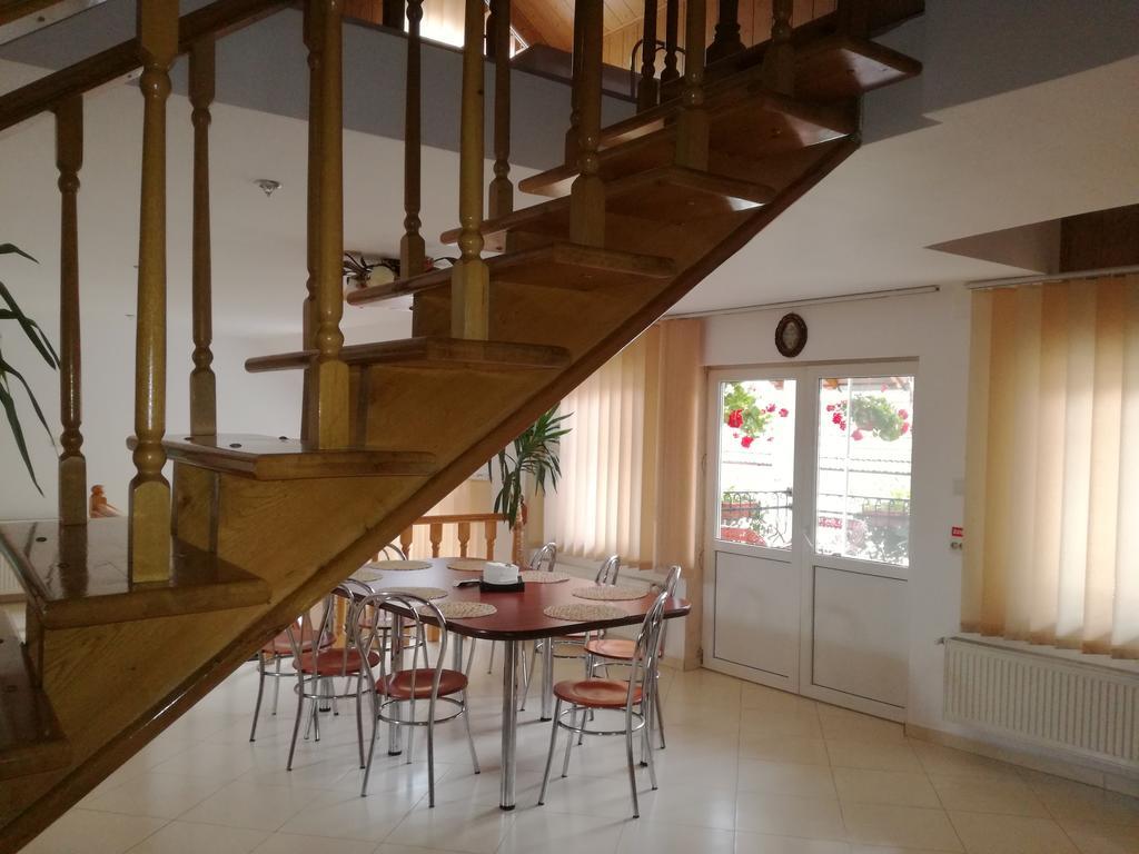 Vila Nely Rîşnov Kültér fotó